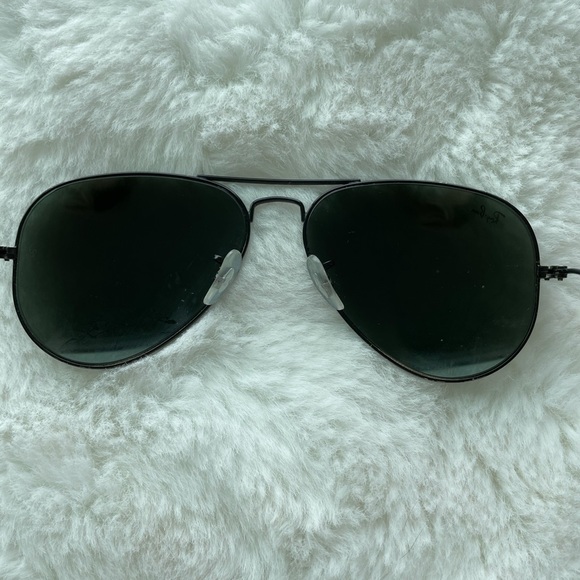 Ray Ban Black Aviator Sunglasses - Picture 3 of 7